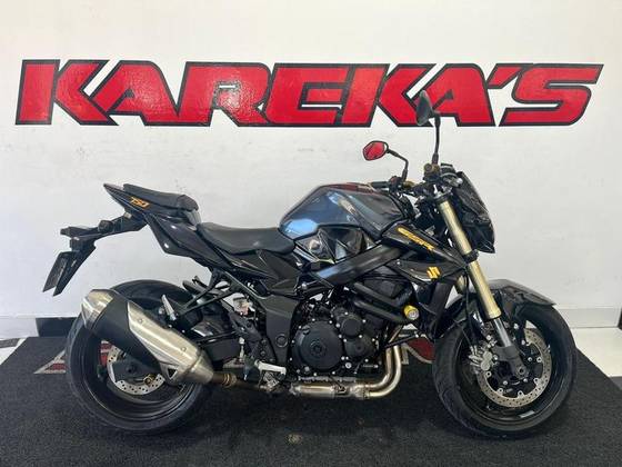 SUZUKI GSR 750A 